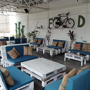 Birdnest Guesthouse, Gaia Rooftop Cafe 旅馆
